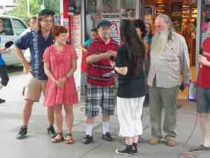 Dem Sieger wird gratuliert!